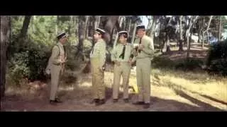 Louis de Funès : Le Gendarme de Saint Tropez (1964) - Partie de pétanque