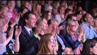 Kate Winslet go crazy for Roger Federer during Wimbledon final (2014)