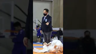 judo referee gesture