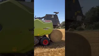 Round Baler VARIANT 560 RC || Made By CLAAS Germany || #shorts
