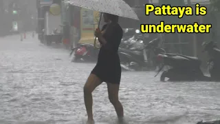 Pattaya is flooding | heavy rain causes severe flooding is Pattaya city, Thailand