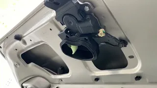 Установка электро-замка  и кнопки багажника на Mitsubishi Lancer X