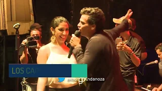 SILVESTRE Y HERMOSA FANS BAILAN  EN LA TARIMA