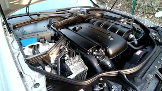 W211 Mercedes E220 CDI Engine Running.