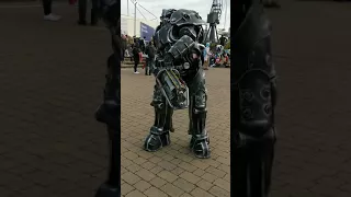 X-01 Power Armour , Gatling Laser , Fallout 4 Cosplay , London MCM Comic Con October 2017