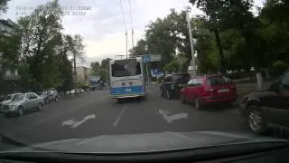 ДТП Camry vs Nexia_04.08.14_ Ауэзова - Шевченко