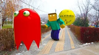 Real Life Minecraft vs Pacman 4