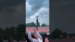 the crowd during “grapejuice” in slane castle last night! | #harrystyles #harryshouse