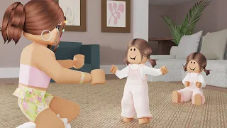 TWINS TOOK THEIR FIRST STEPS! Bloxburg Family Roleplay