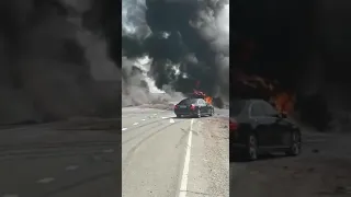 На трассе "Тула-Калуга" полыхала цистерна с горючим. Видео