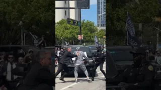 Man tries to block Trump motorcade in Miami!