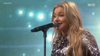 Astrid S - "Hurts So Good" (live)