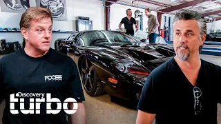 Dos grandes de la industria del automovilismo visitan Gas Monkey | El Dúo mecánico | Discovery Turbo