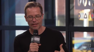 Guy Pearce Jokes About Flexing On Set And The Intensity Of Acting