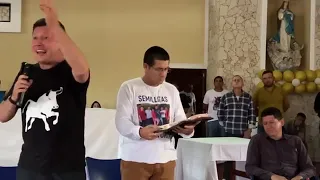 Ateo sale corriendo al escuchar la respuesta!!! Padre Luis Toro