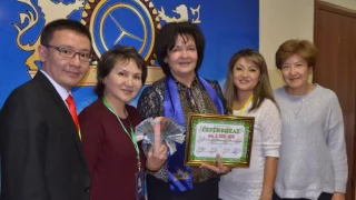 G TIME CORPORATION 16 11 2016 г  Вручение 3 000 000 тенге партнеру из Челябинска