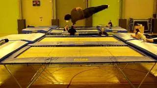 Trampoline double cat twist