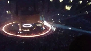 When we were young - Adele (fancam 290617) fans sing along