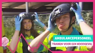 RACHEL EN ELBERT BIJ DE AMBULANCE - TOPDOKS HULPDIENSTEN