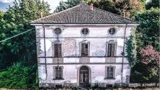 Abandoned Victorian House of an Italian Artist - Full of Asian Tiger Mosquitoes