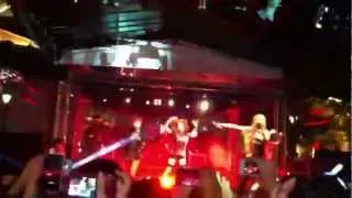 [FANCAM] 121102 2NE1 in Singapore - Fire