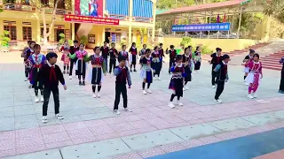 Bài thi nhảy đồng diễn của lớp 8B chào mừng 26-3 | PTDTBT TH&THCS HỒ BỐN | MÙ CANG CHẢI