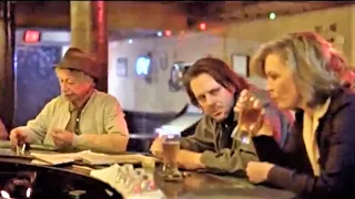 Barfly. Film en français. Extrait 5:" La compassion d'un barman " Dunaway - Rourke (sous-titres)