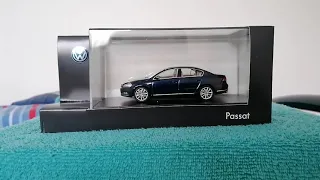 Volkswagen passat b7 1/43 by schuco.