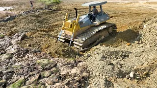 DumppTruck 10 Weel Transport Stone With Bulldozer KOMATSU D65E Push Stone