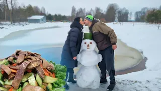 Просто живём на хуторе в лесу. Готовим салат, ухаживаем за животными, убираемся в домах.