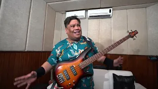 JUNIOR GROOVADOR em homenagem ao rei do piseiro VITOR FERNANDES groovando a canção SAUDADE E SOLIDÃO