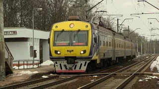 Электропоезд ЭР2Т-7113 на о.п. Даугмале / ER2T-7113 at Daugmale stop