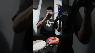 tocando bongo tema la Hoguera de tus Años