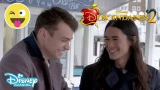 Descendants 2 | Thomas Doherty & Booboo Stewart - Food Challenge 🍽 #2 | Official Disney Channel UK