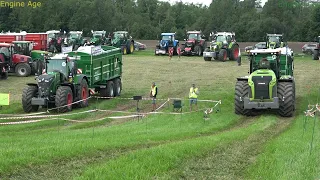 Claas 5000 Xerion vs Fendt 933 vario