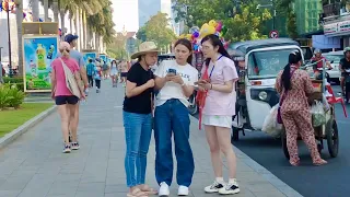 Evening Scene  & See The Street Scene of Tourist Street In Phnom Penh Cambodia 2023