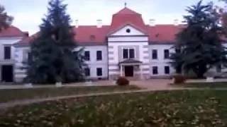 A nagycenki Széchenyi-kastély a hátsó kert felől