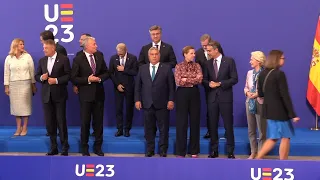 EU leaders pose for family photo before talks in Granada