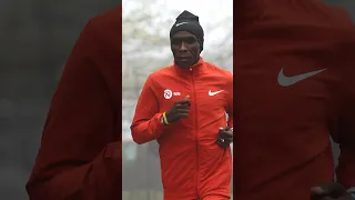 ELIUD KIPCHOGE WITH A 2:09:23 IN BOSTON #eliudkipchoge #bostonmarathon #nike