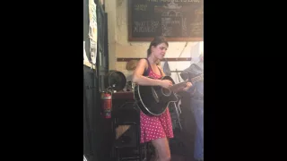 Marie performing Romeo and Juliet (Dire Straits Cover Live)