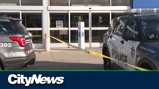 Off-duty police officer stabbed during robbery attempt