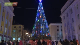 В Кировске зажгли городскую елку!