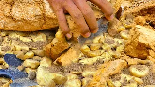 wow Awesome mining gold! Digging for Treasure worth millions from Huge Nuggets of Gold at Mountain