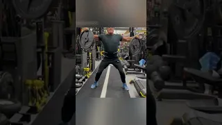 How Sylvester Stallone trains at 75 years / Как тренируется Сильвестр Сталлоне в 75 лет