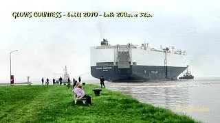 GLOVIS COUNTESS V7TM4 IMO 9476721car carrier Autotransporter seabound with tugs Pilot via tug