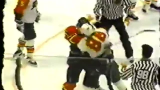 Philadelphia Flyers Eric Lindros 3rd Season 1994 95 fights 3 different players in 4.4 seconds TKO