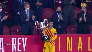 🏆 MESSI LIFTS UP THE TROPHY! COPA DEL REY CELEBRATION