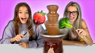 Desafio da Fonte de Chocolate! CHOCOLATE VS COMIDA DE VERDADE | EDIÇÃO MASTERCHEF  ft FAmily Fun 5