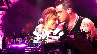 Robbie Williams - Something Stupid with his wife Ayda - Prague 19.8.2017