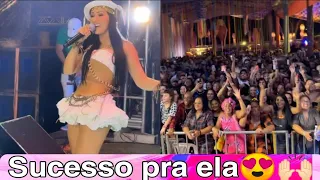 Simaria faz primeiro show em carreira solo no São João da vila do Carlinhos Maia 😍